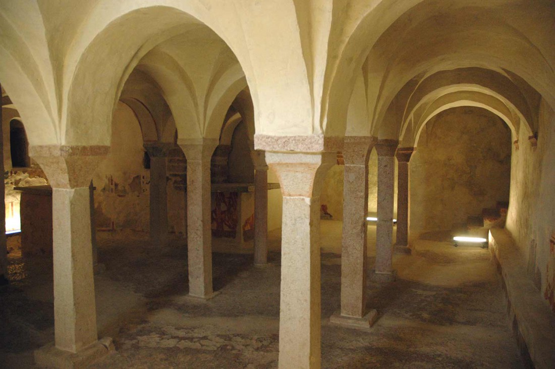Cripta-di-S.Giovanni-Chiesa-S.-Pietro-e-Paolo-Brentonico-MD-visitrovereto