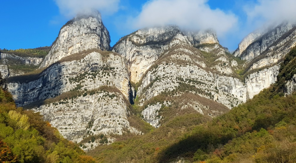 Le falesie della Valle Aviana nel Parco del Monte Baldo in una foto di Nicola Campostrini
