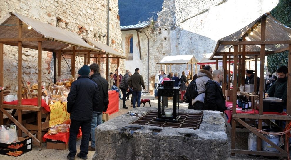 castello di avio mercatini