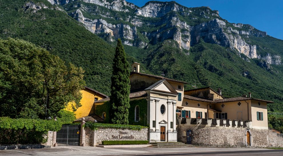 Tenuta e Chiesa di San Leonardo 1